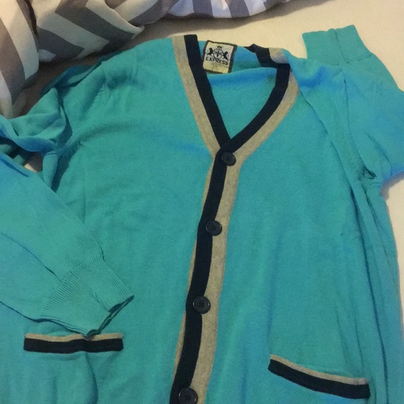 Express sweaters - Picture 6 of 7